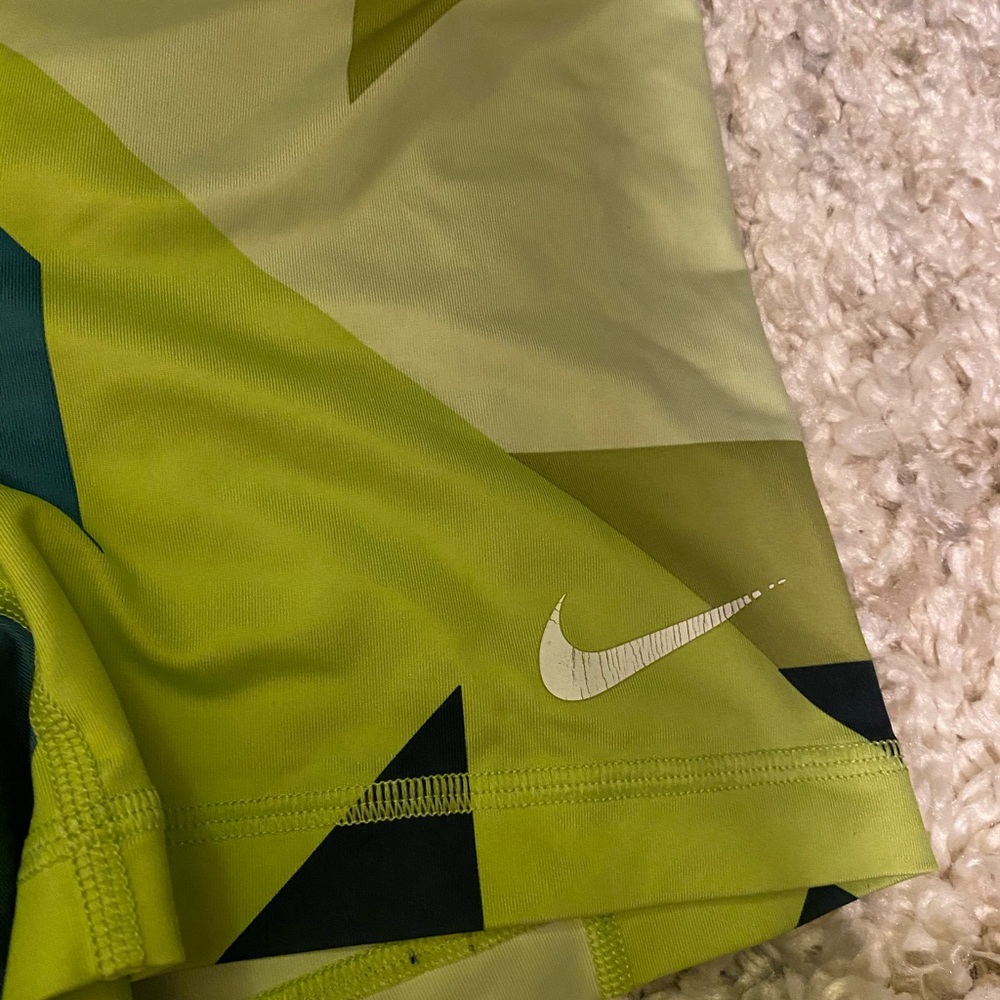 Patterned Nike spandex - Picture 2 of 3
